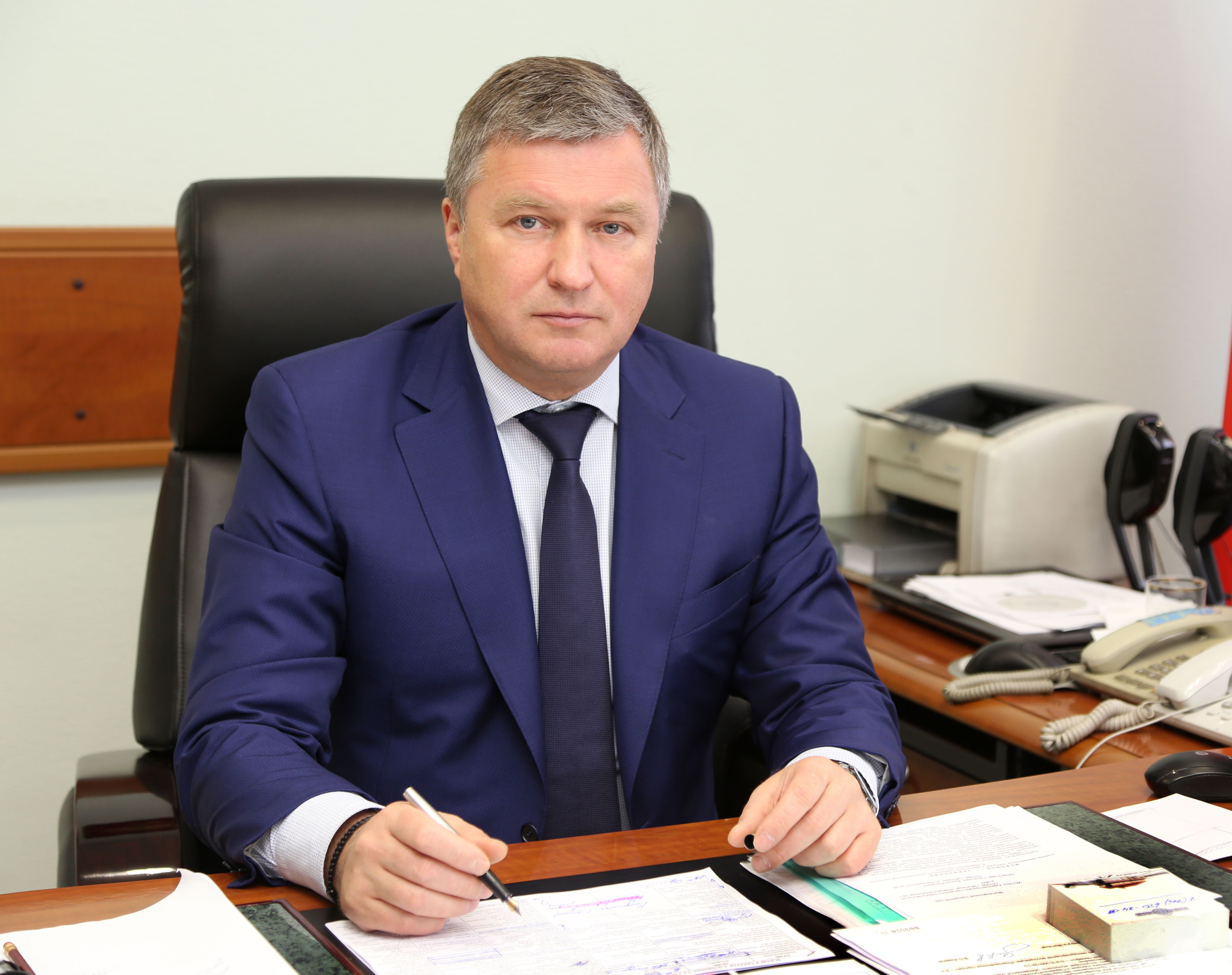 Глава городского округа Мытищи Азаров B.C. поздравляет с 50-летием Мытищинскую теплосеть